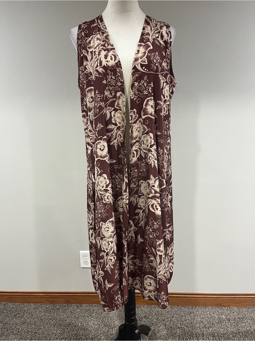 LuLaRoe Joy floral sleeveless open duster size medium